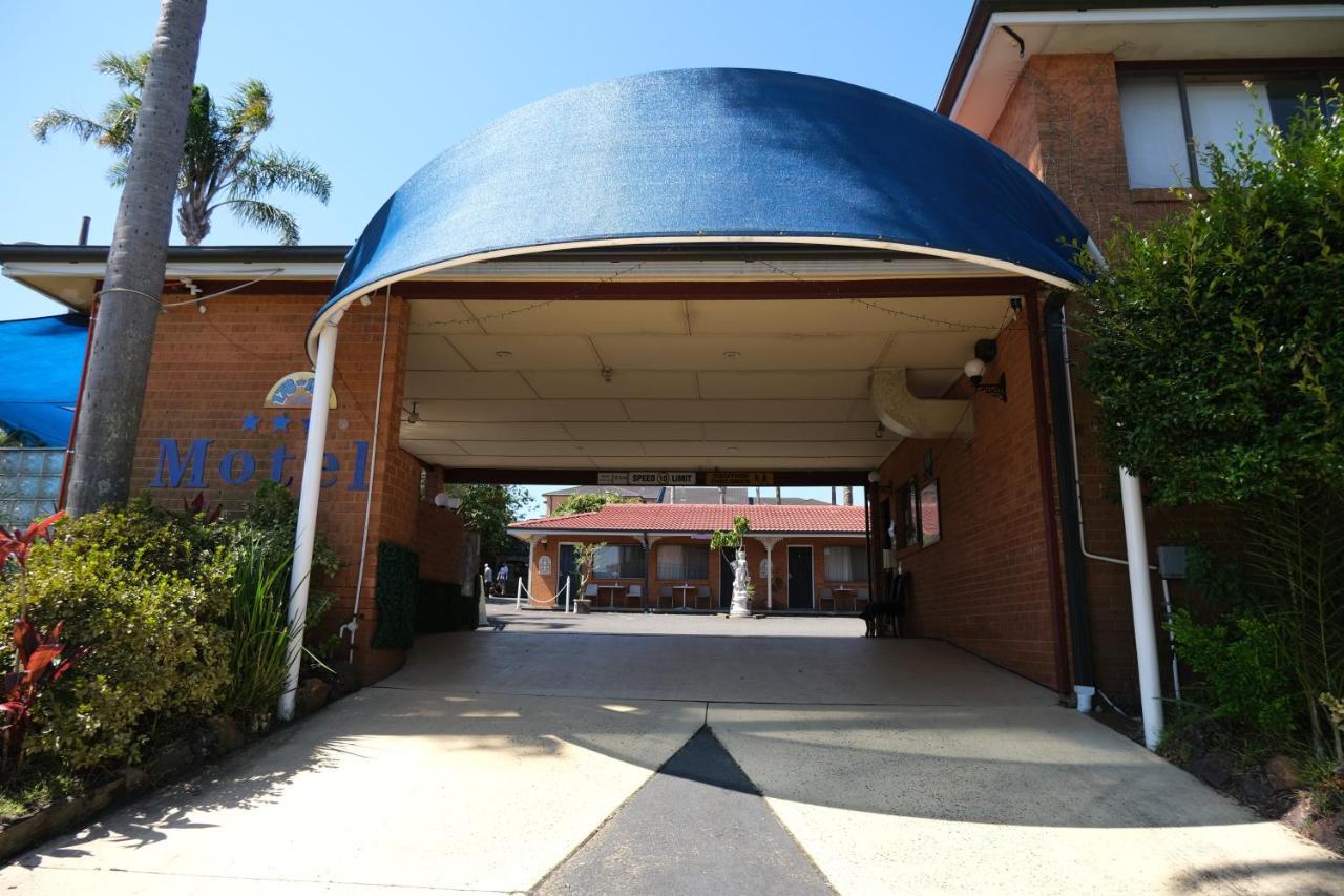 Sapphire Palms Motel Entrance Buitenkant foto